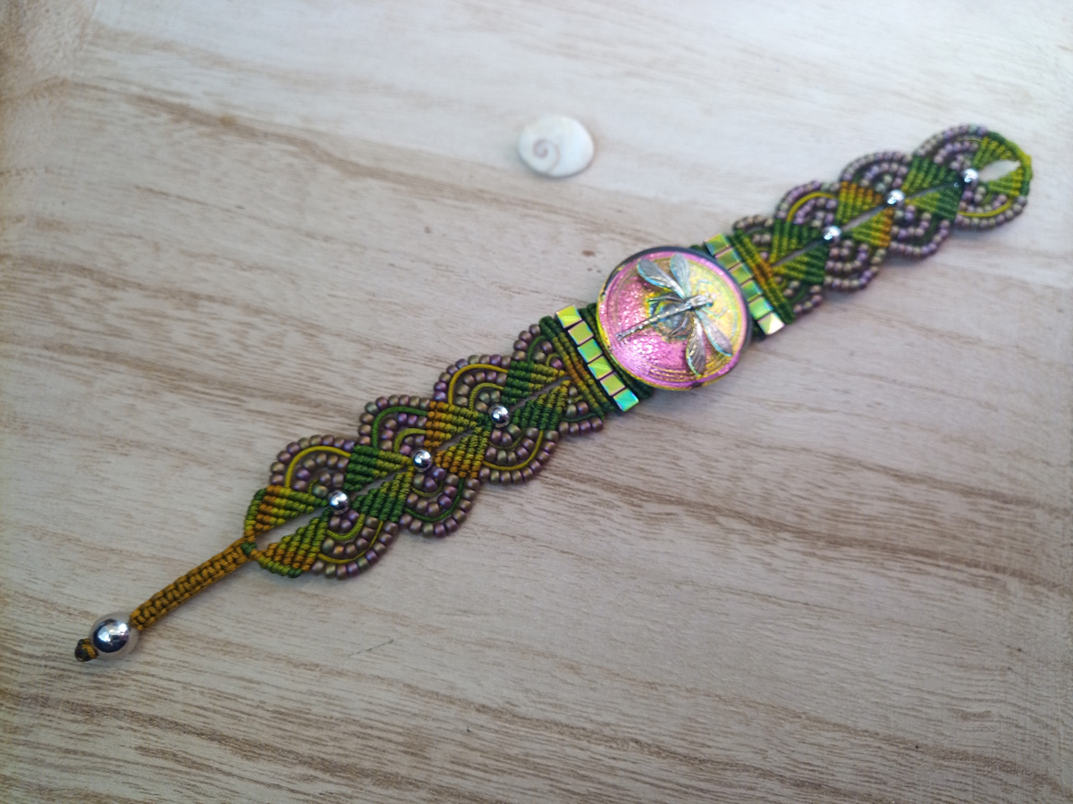 Bracciale Libellula in Macramè